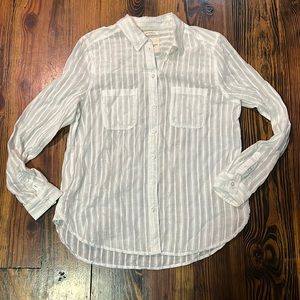 American eagle, boyfriend fit button up shirt, size Medium, never worn
